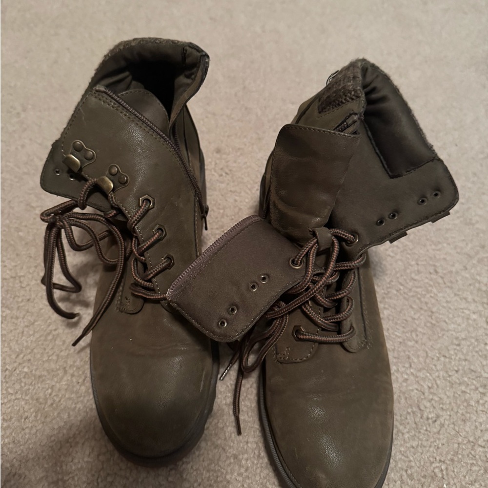 Universal Thread Khaki Lace-Up Boots